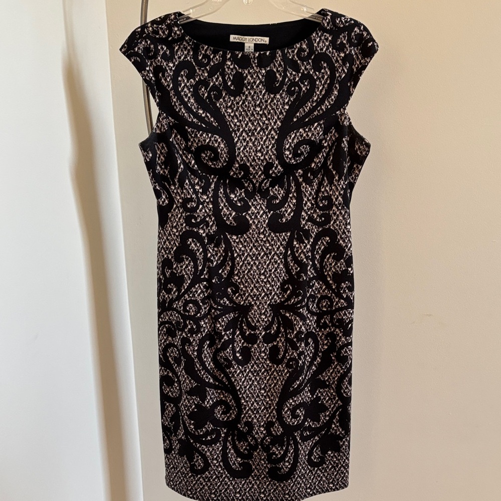 Maggy London Black,White and Gray Patterned Midi Dress